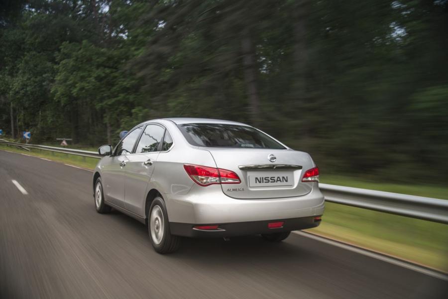  Nissan Almera 2012 года  (фото 5 из 31)